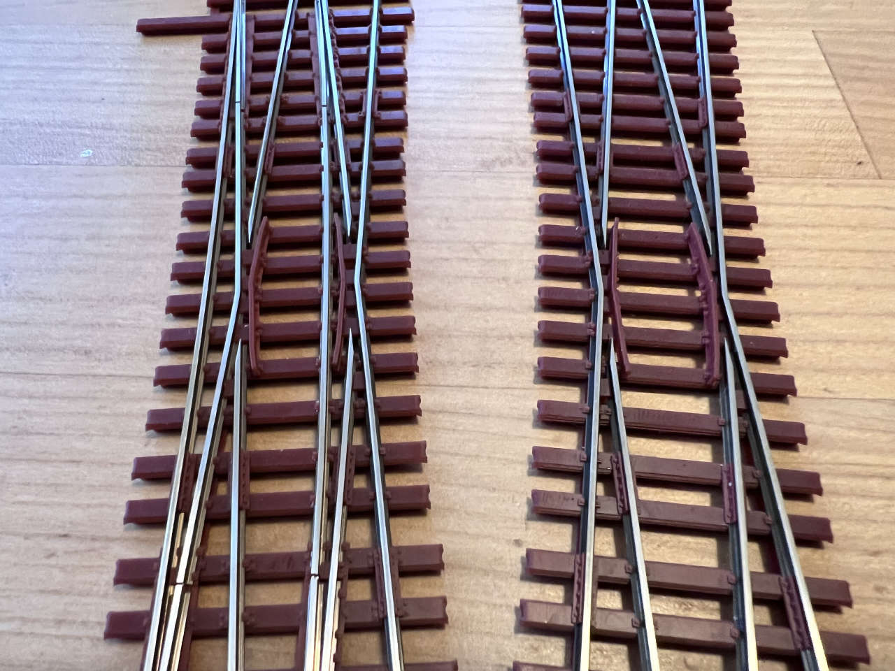Doppelte Gleiseverbindung DGV 1:7 mit EKW 1:7 und K 1:7 mit durchgehenden geknickten Schienen